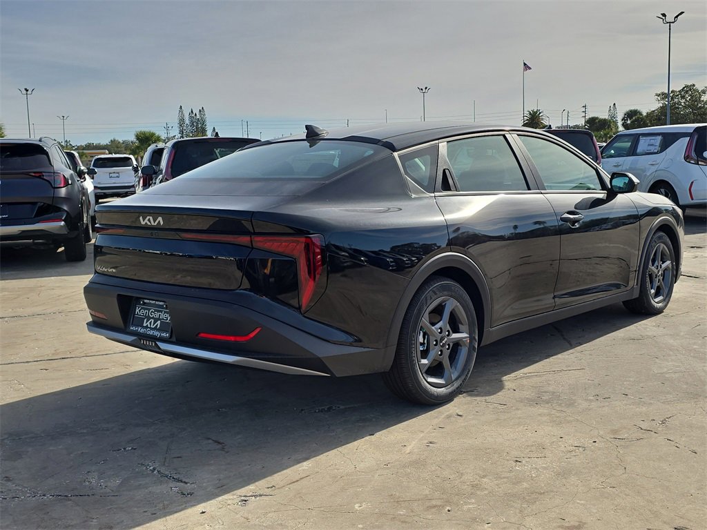 New 2025 Kia K4 LXS image 8