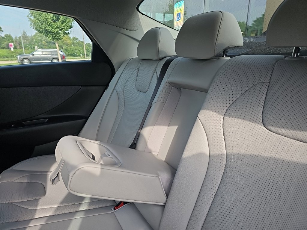New 2026 Hyundai Elantra Limited FWD image 31