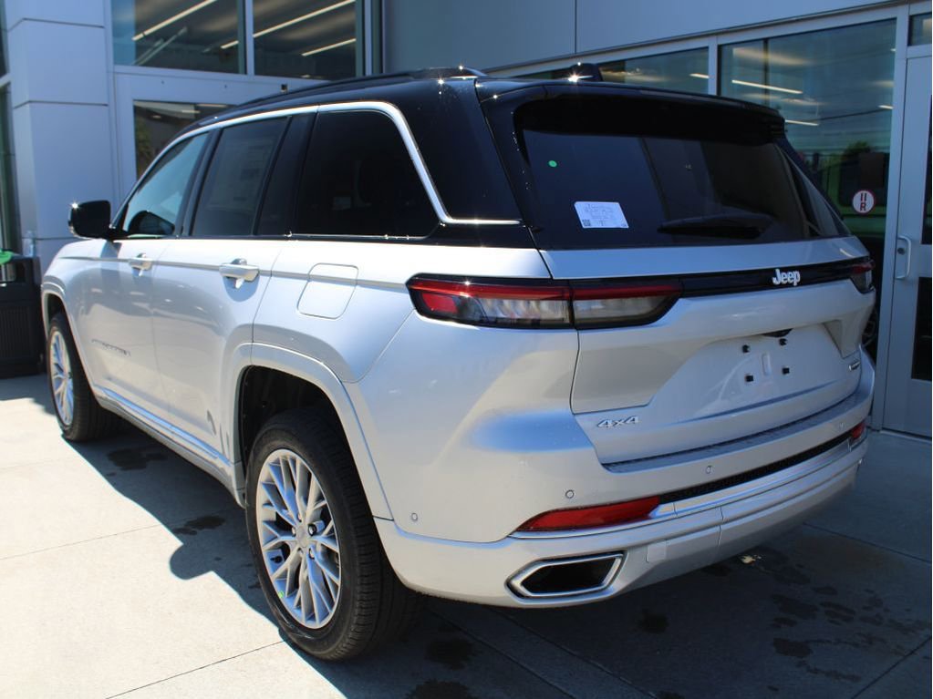 New 2025 Jeep Grand Cherokee Summit image 7