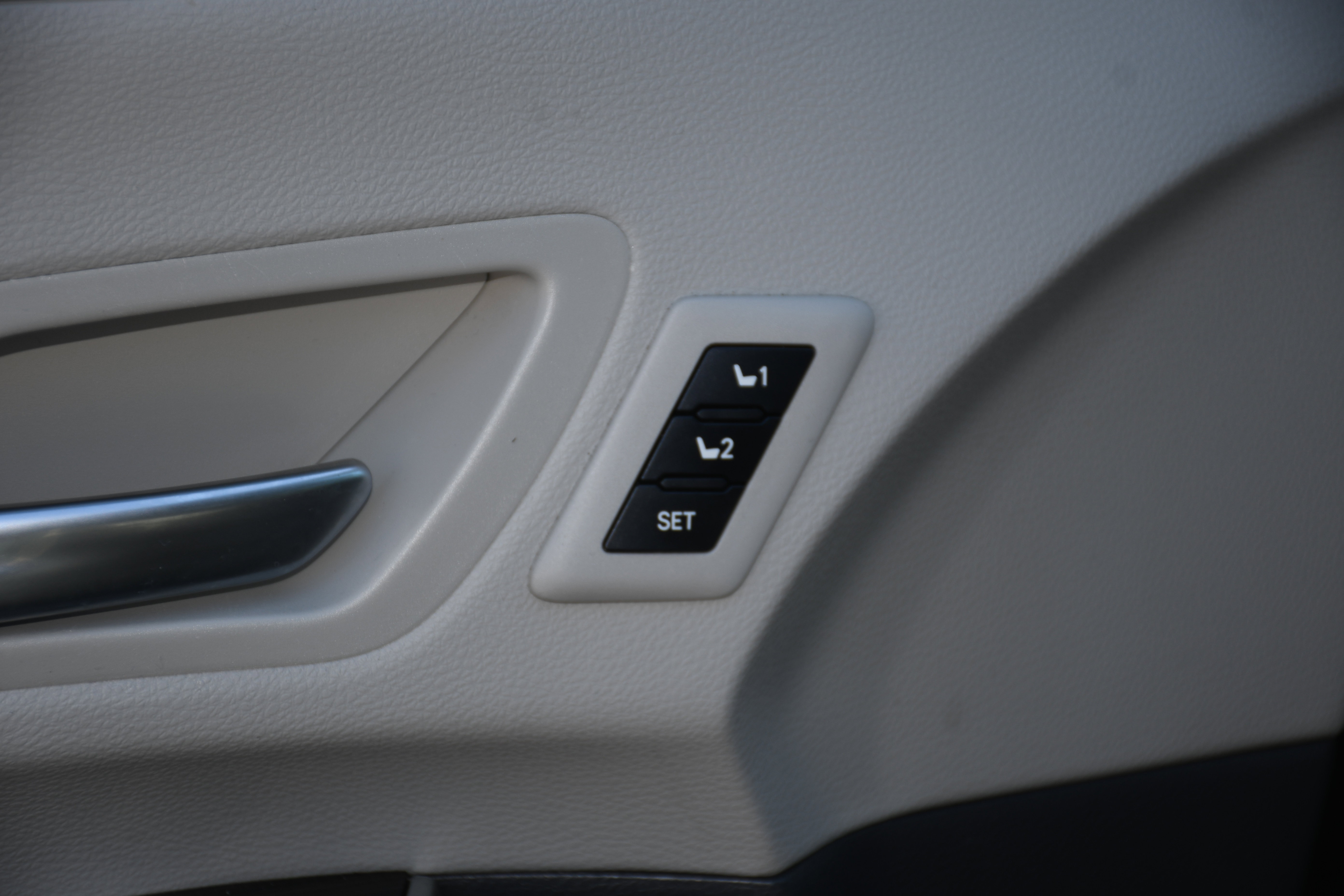 Certified 2023 Toyota Sienna Limited image 12