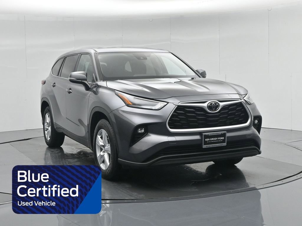 Used 2024 Toyota Highlander LE image 1