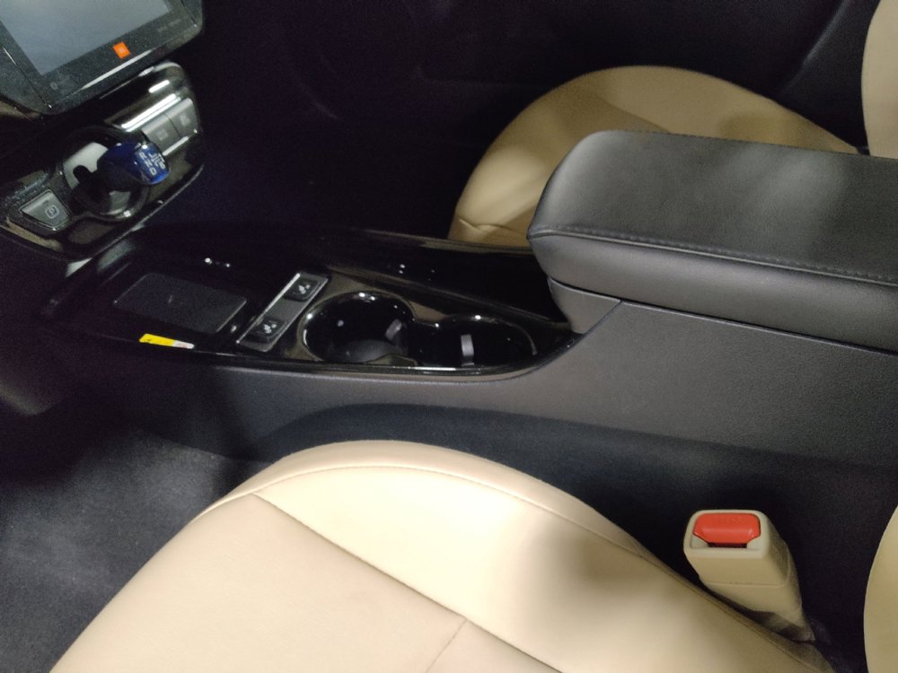 Used 2019 Toyota Prius Limited image 26