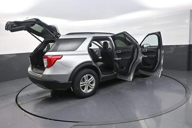 Used 2024 Ford Explorer XLT w/ Equipment Group 202A image 33