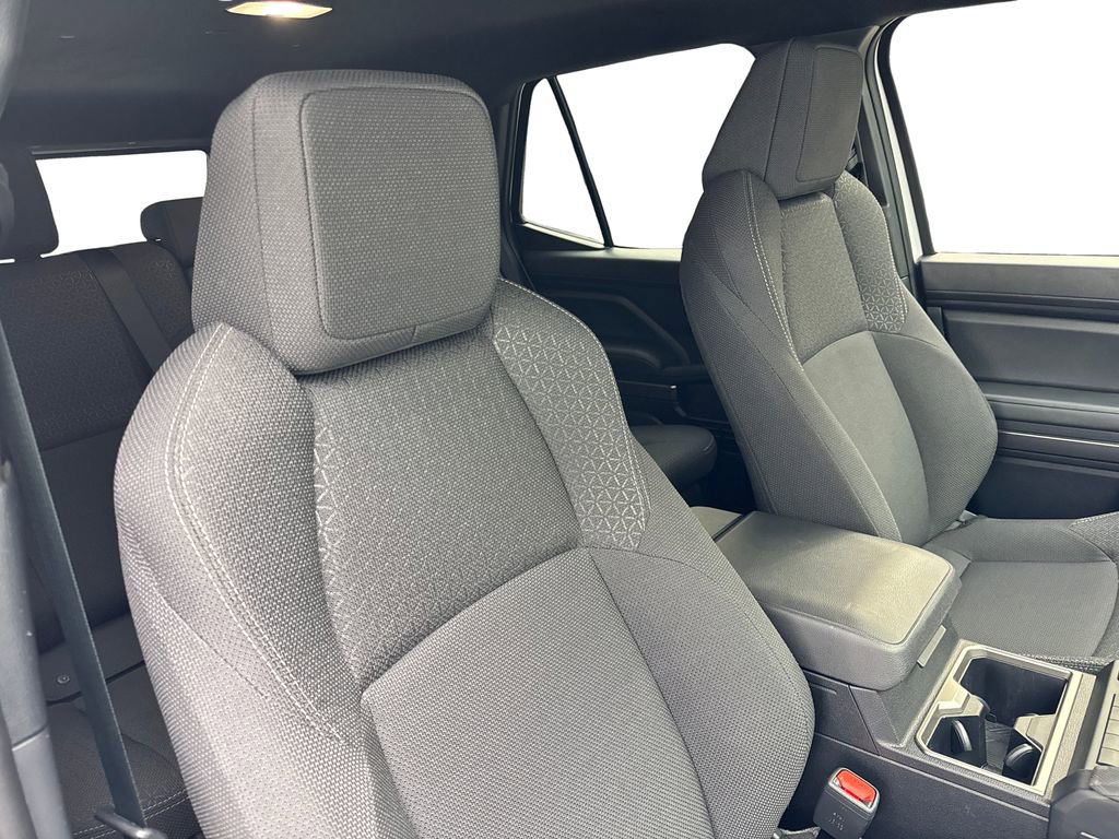 Used 2025 Toyota 4Runner SR5 AWD/4WD image 46