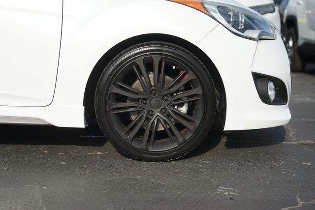Used 2016 Hyundai Veloster Turbo FWD image 4