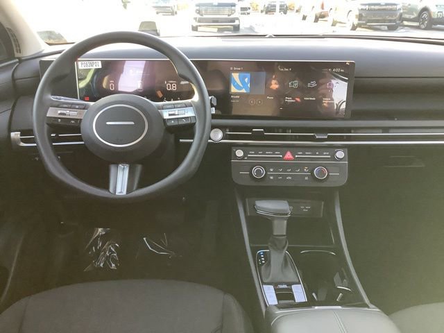 Certified 2025 Hyundai Tucson SE image 11