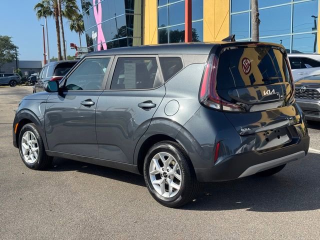 Certified 2025 Kia Soul LX FWD image 3