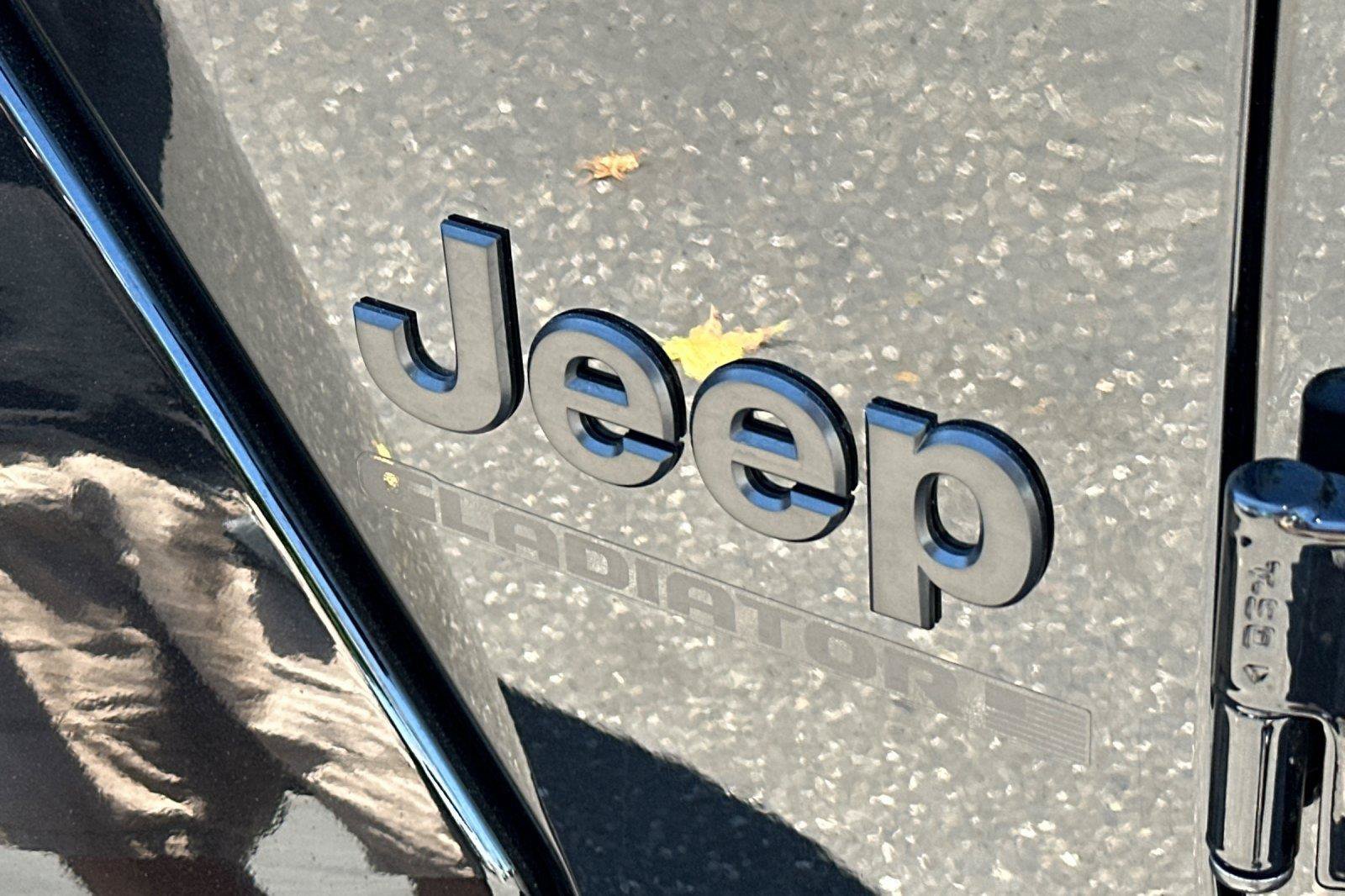 Certified 2025 Jeep Gladiator Sport AWD/4WD image 24