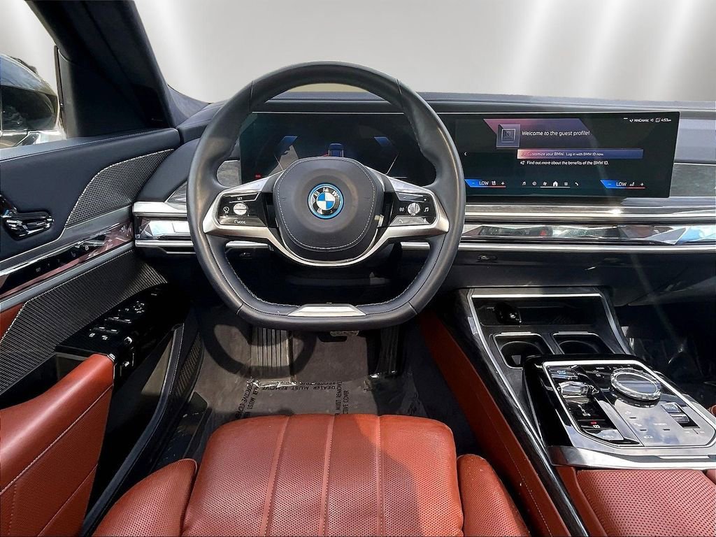 Used 2023 BMW i7 xDrive60 AWD/4WD image 8