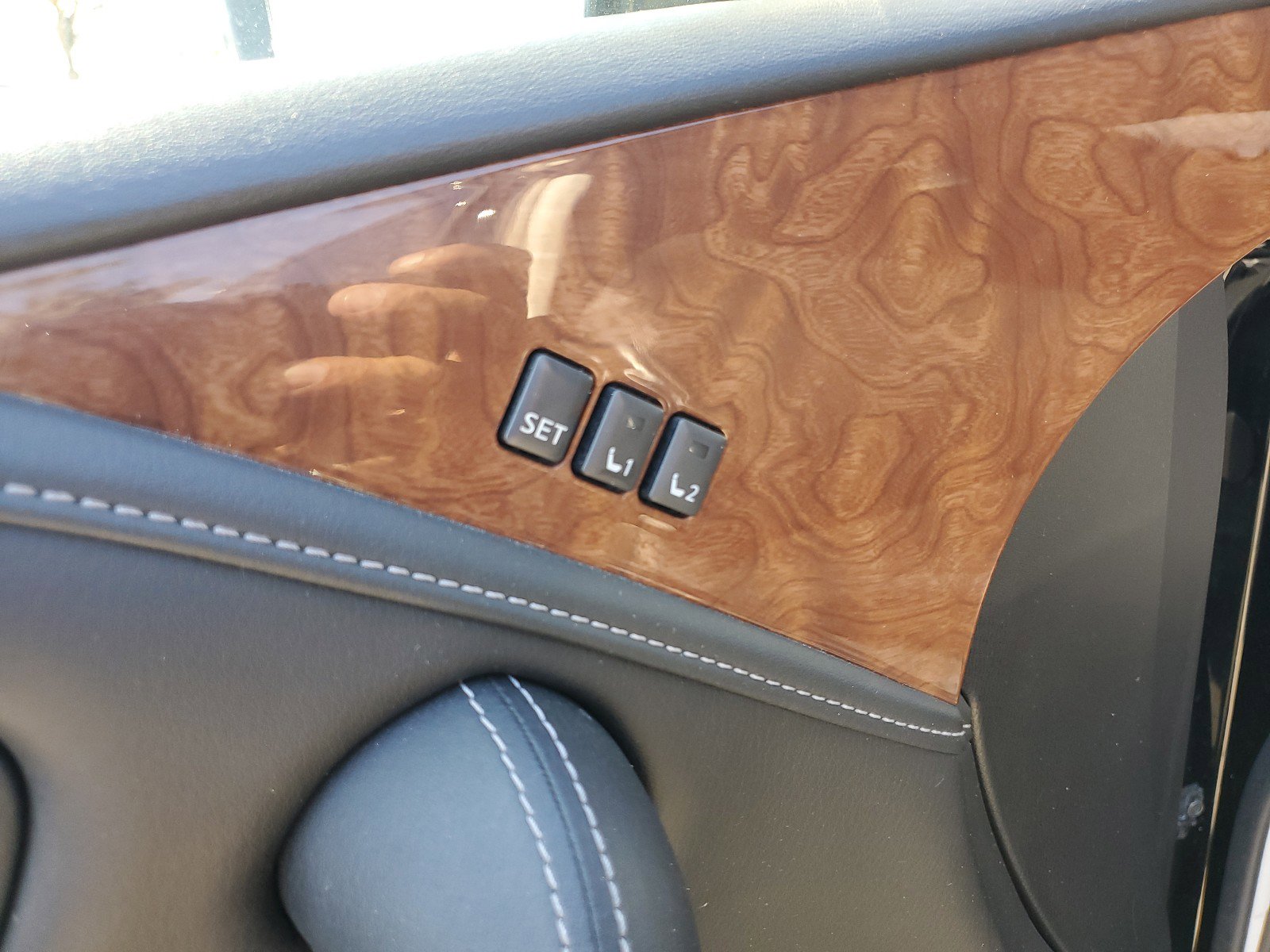 Used 2019 INFINITI QX80 Luxe image 17