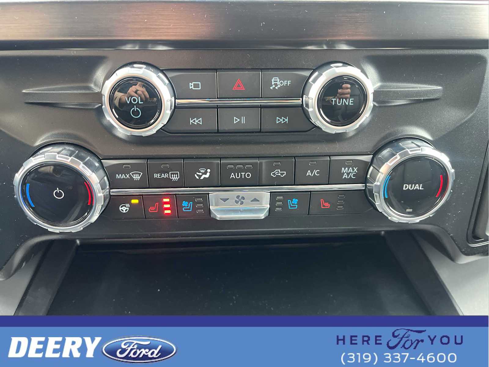 New 2026 Ford F250 Lariat w/ Black Appearance Package image 44