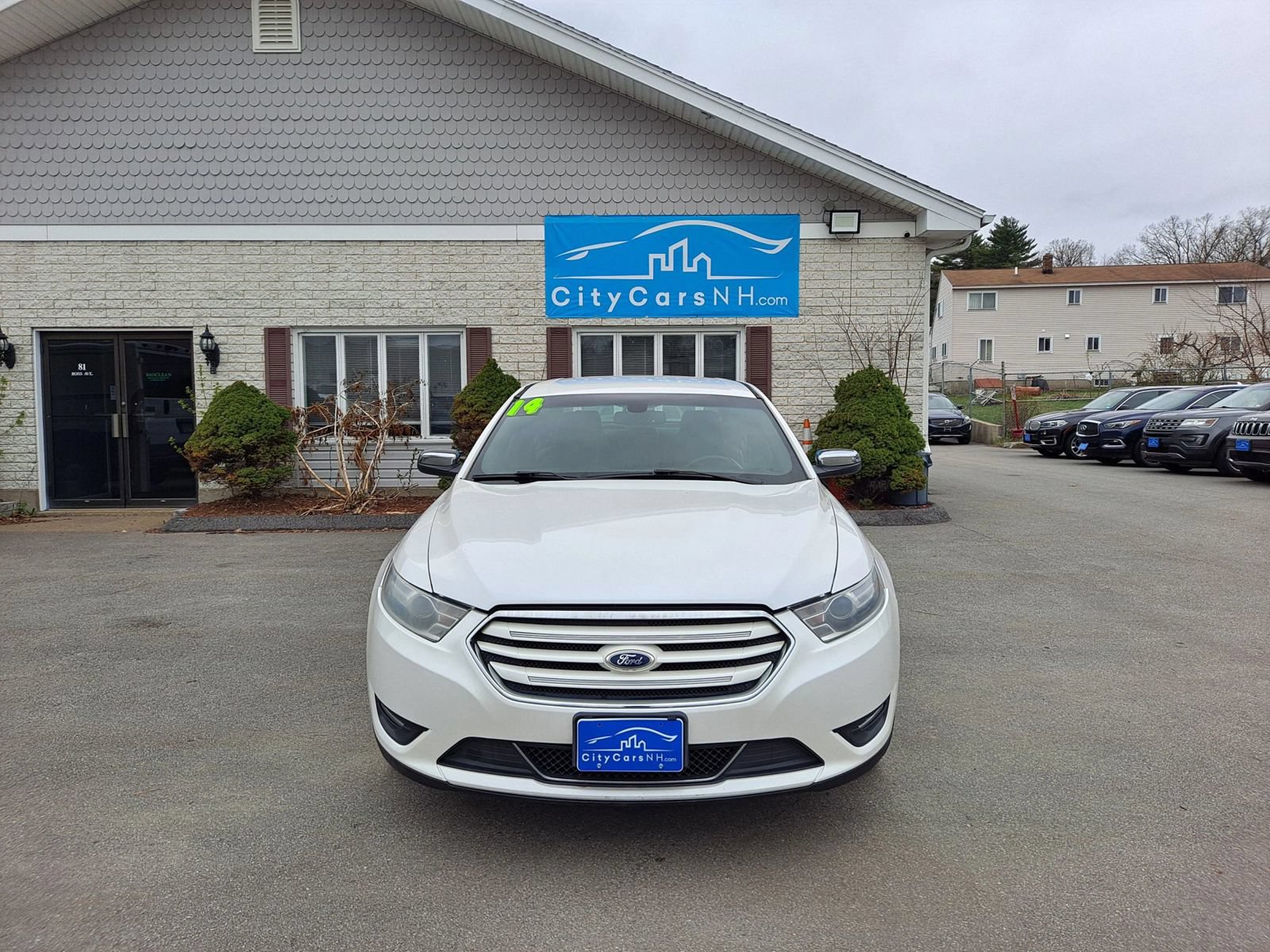 Used 2014 Ford Taurus Limited FWD image 3