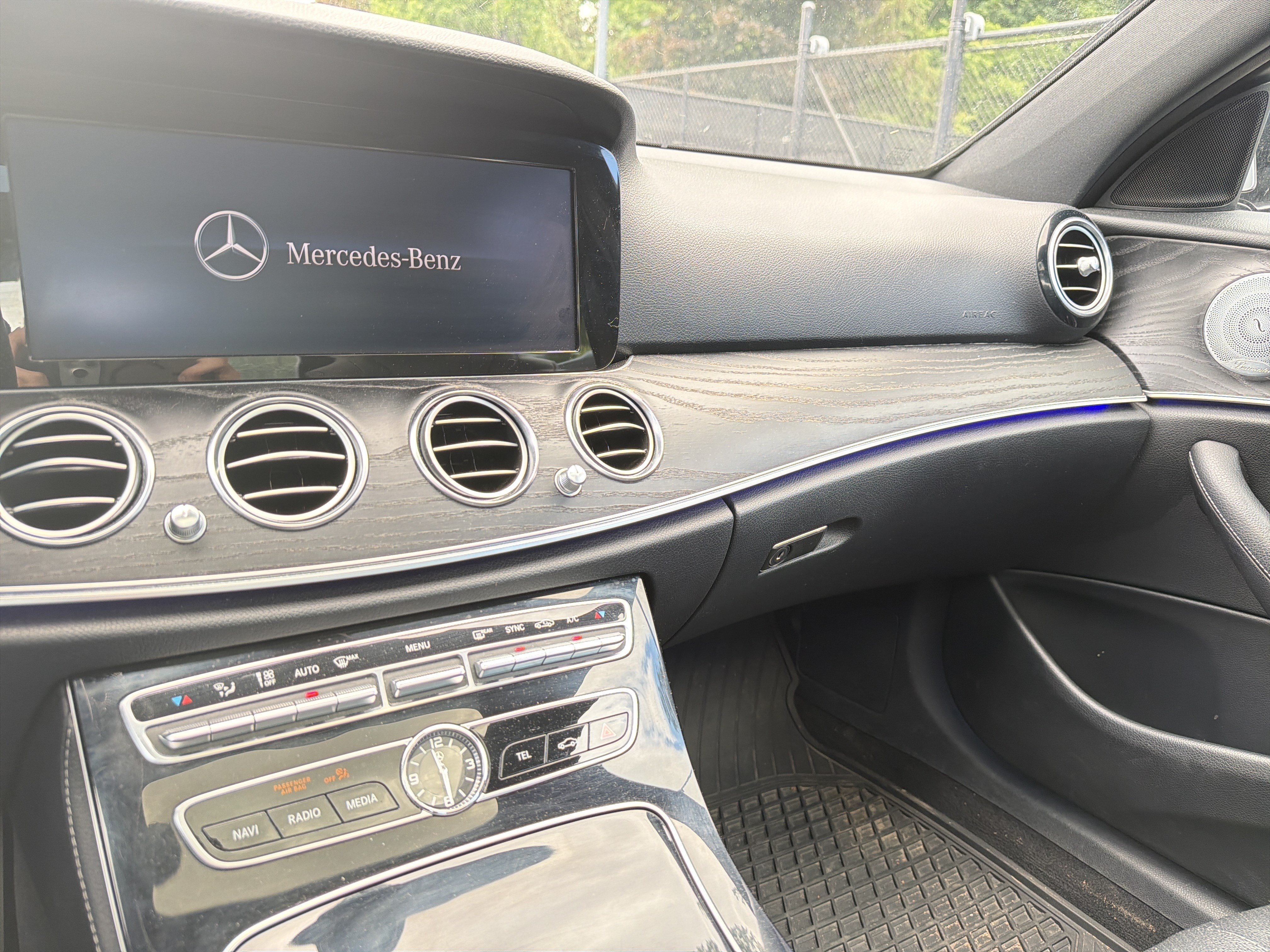 Used 2017 Mercedes-Benz E 300 4MATIC image 22
