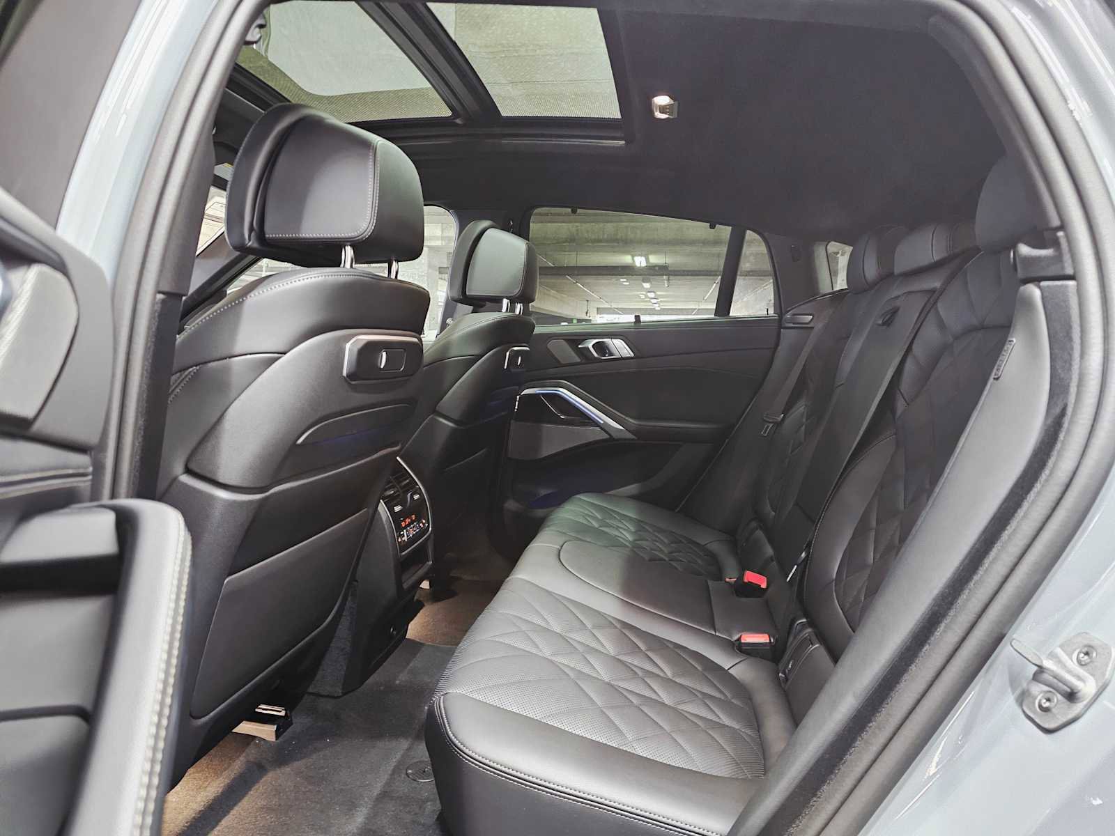 New 2026 BMW X6 xDrive40i w/ Executive Package image 25