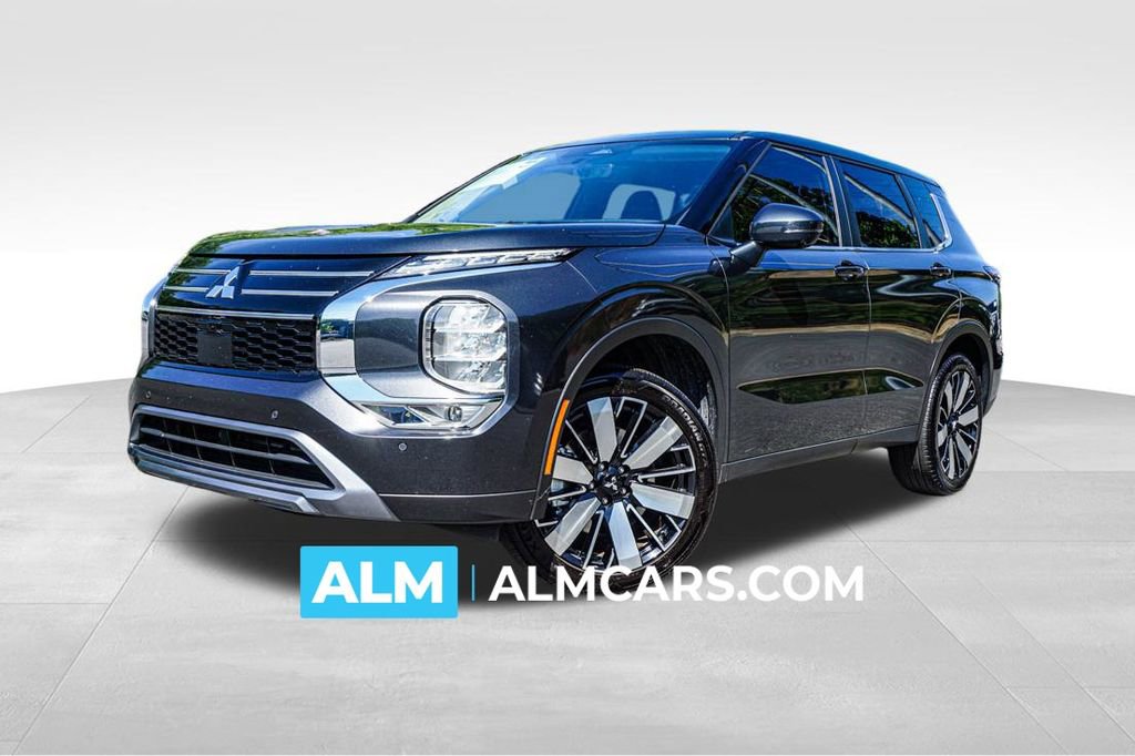 Used 2025 Mitsubishi Outlander SE FWD image 1