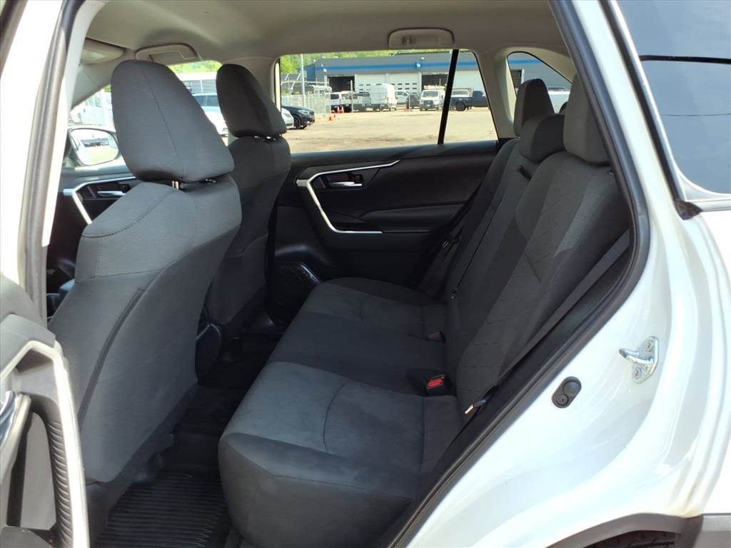 Used 2021 Toyota RAV4 XLE AWD/4WD image 12