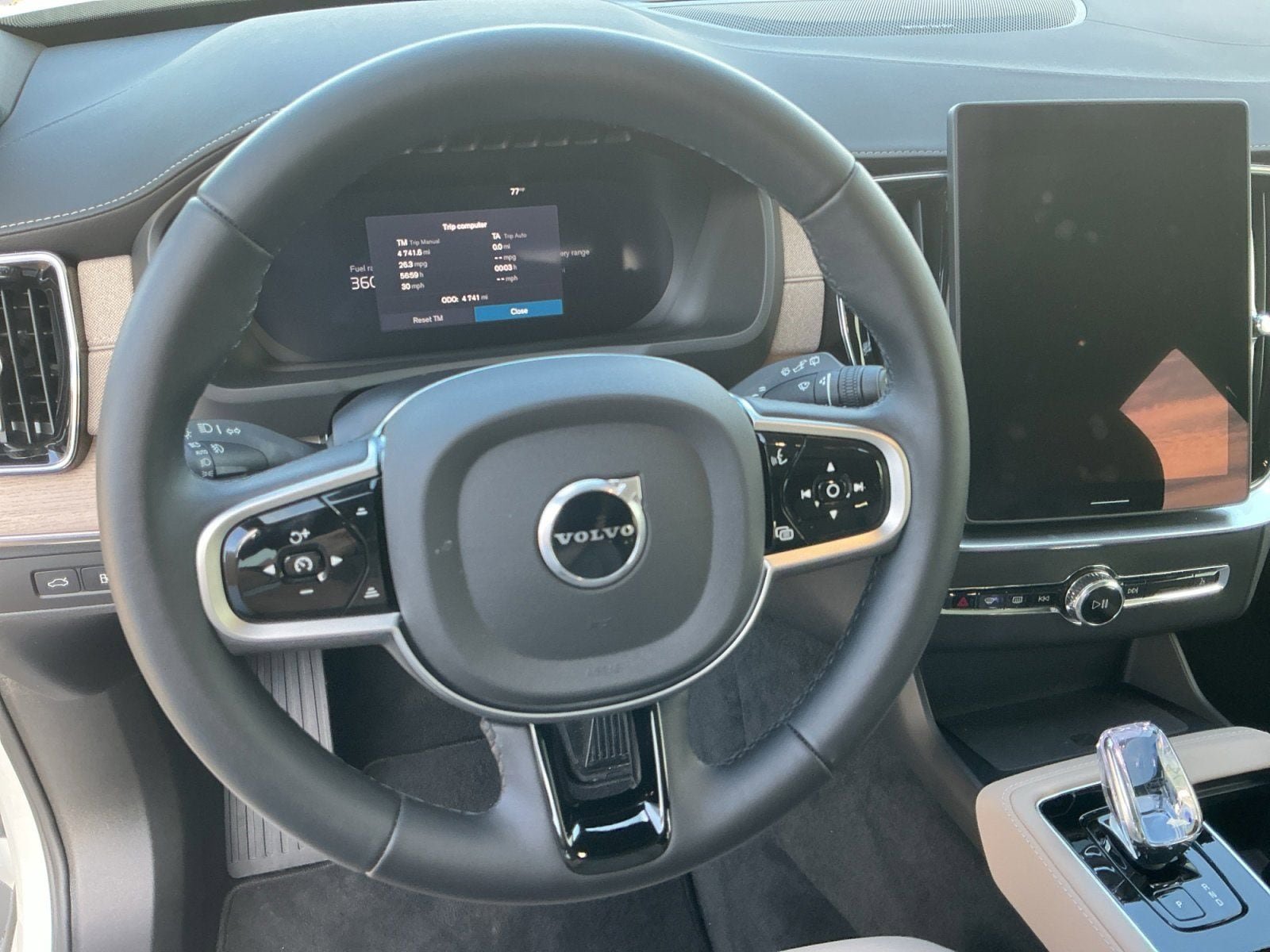New 2026 Volvo XC90 T8 Plus AWD/4WD image 12