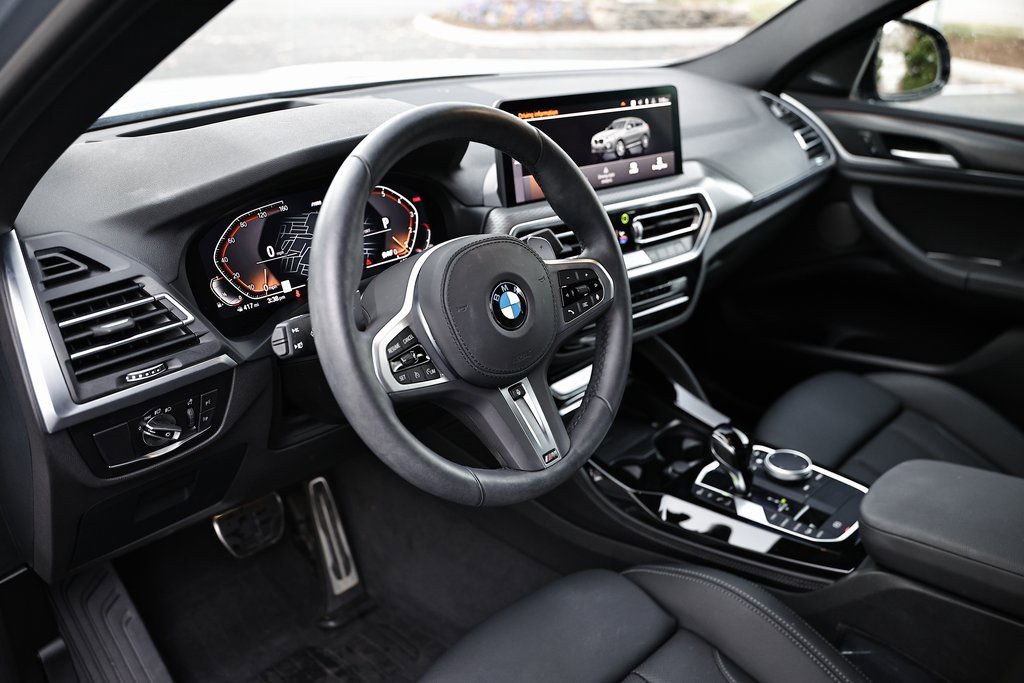 Used 2025 BMW X4 xDrive30i w/ Premium Package image 19