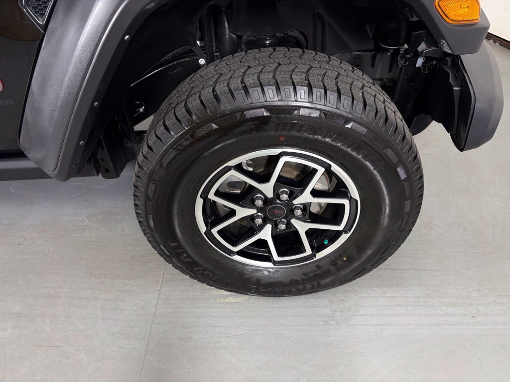 Used 2025 Jeep Wrangler Unlimited Rubicon AWD/4WD image 10