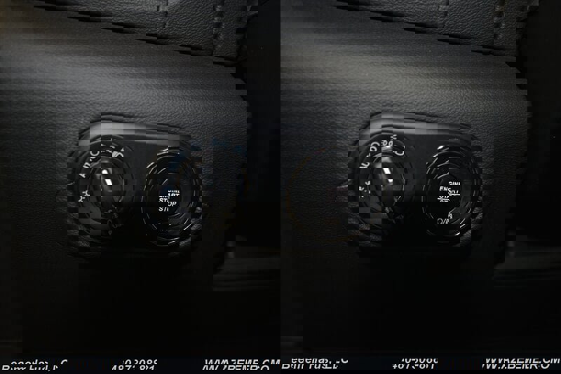 Used 2021 Maserati Levante image 25