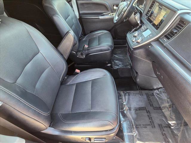 Used 2015 Toyota Sienna SE Premium image 20