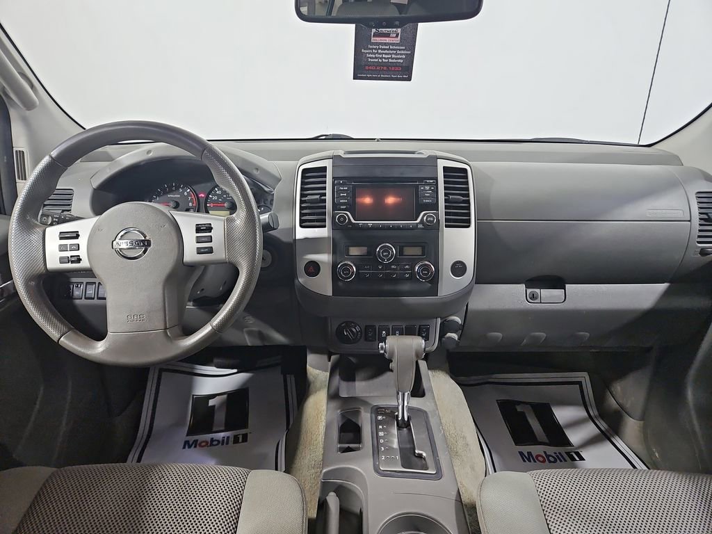 Used 2015 Nissan Frontier SV w/ SV Value Truck Package AWD/4WD image 13