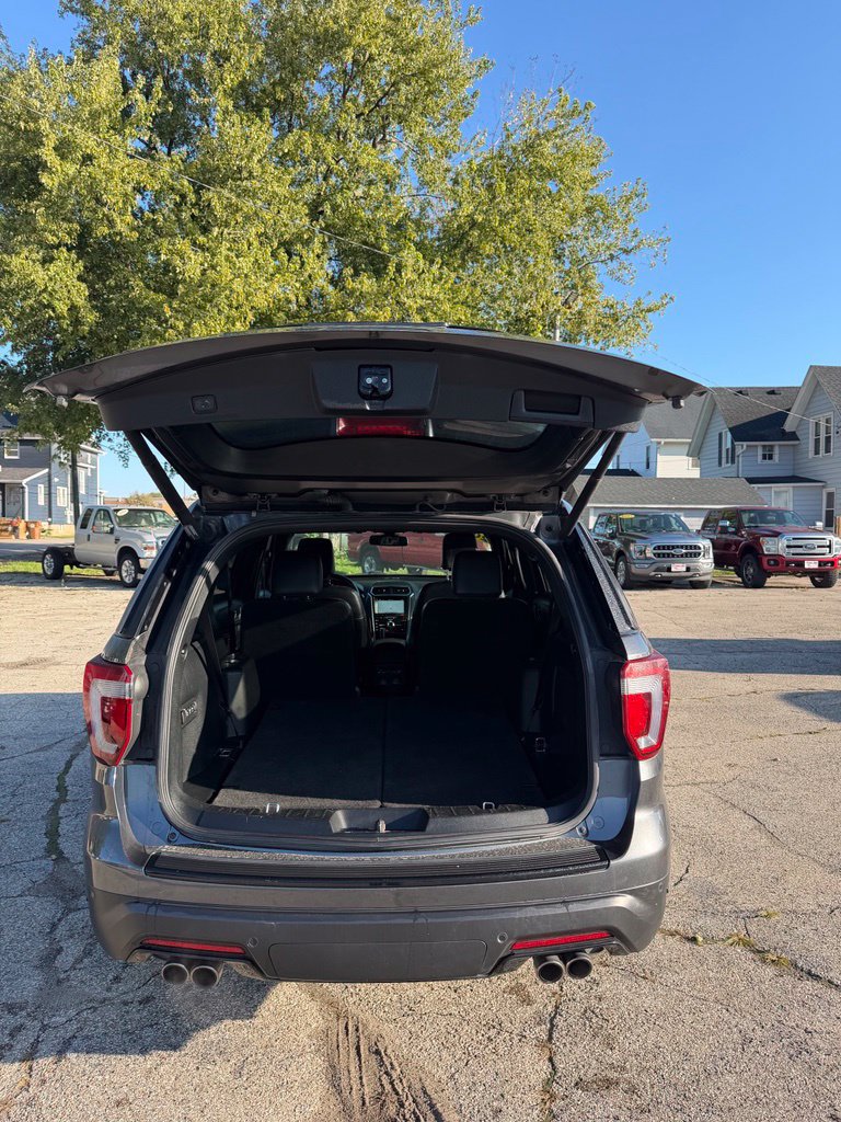 Used 2018 Ford Explorer Sport w/ Equipment Group 401A AWD/4WD image 17