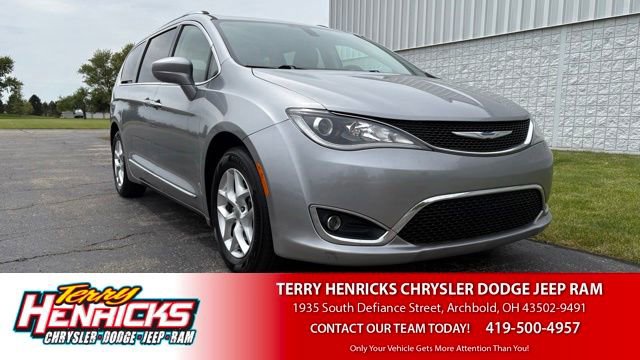 Used 2018 Chrysler Pacifica Touring-L w/ Tire & Wheel Group