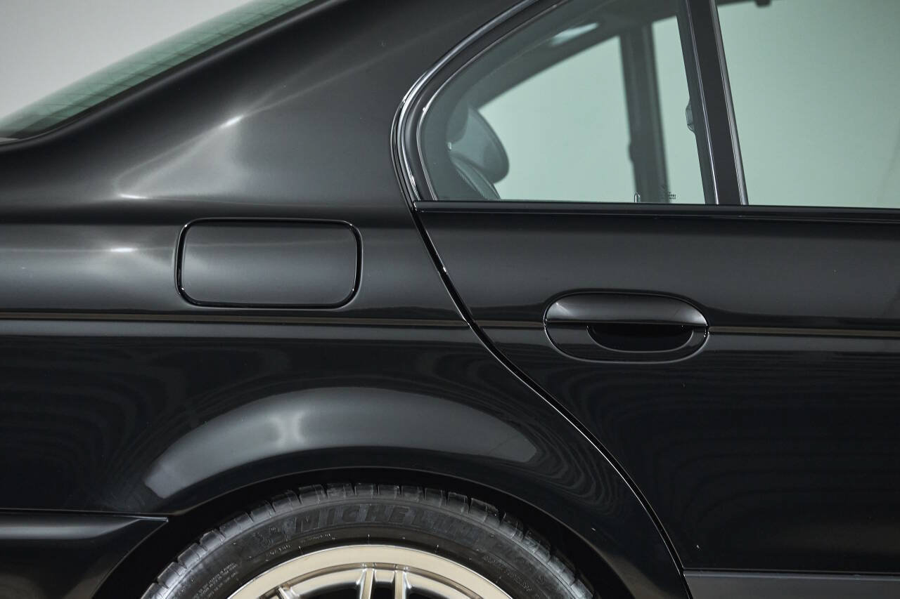 Used 2003 BMW M5 RWD image 35