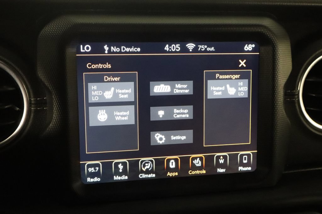 Used 2018 Jeep Wrangler Unlimited Sahara AWD/4WD image 34