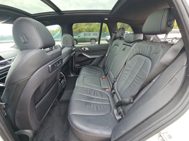 Used 2019 BMW X5 xDrive40i w/ Premium Package image 16