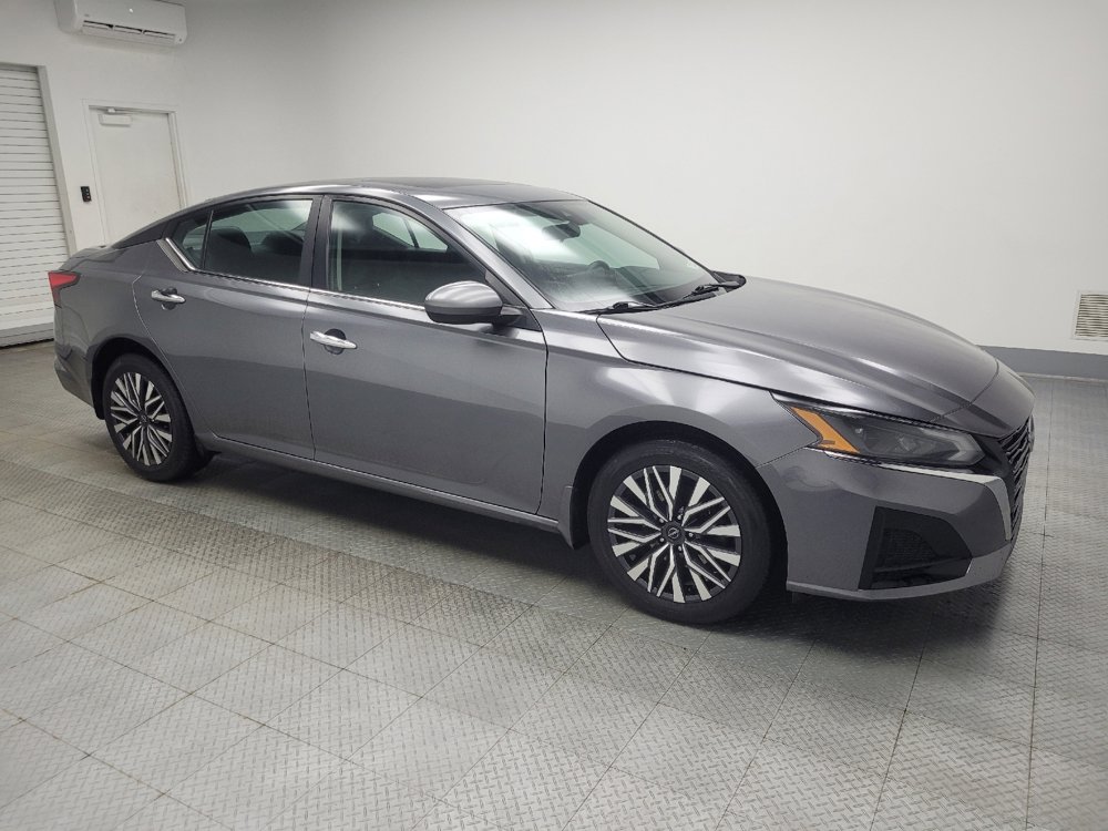 Used 2023 Nissan Altima 2.5 SV w/ SV Premium Package image 11