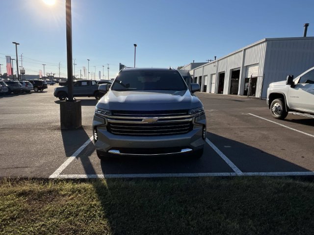 Certified 2024 Chevrolet Tahoe LT w/ Luxury Package AWD/4WD image 7
