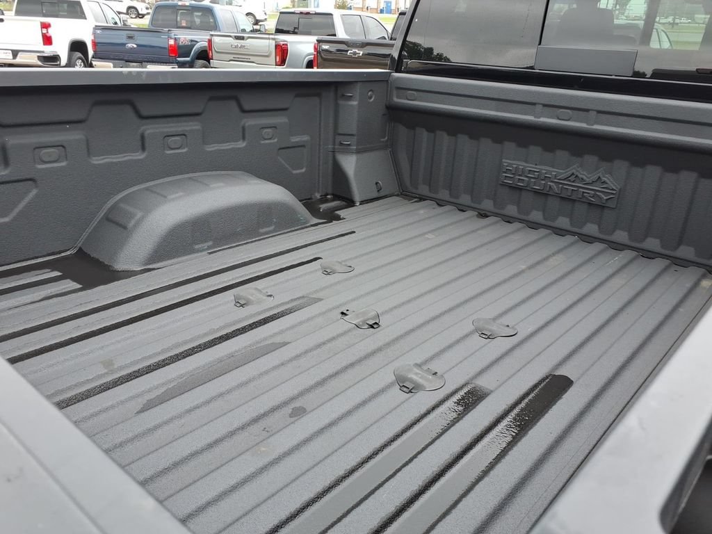 Used 2024 Chevrolet Silverado 2500 High Country w/ High Country Premium Package AWD/4WD image 16