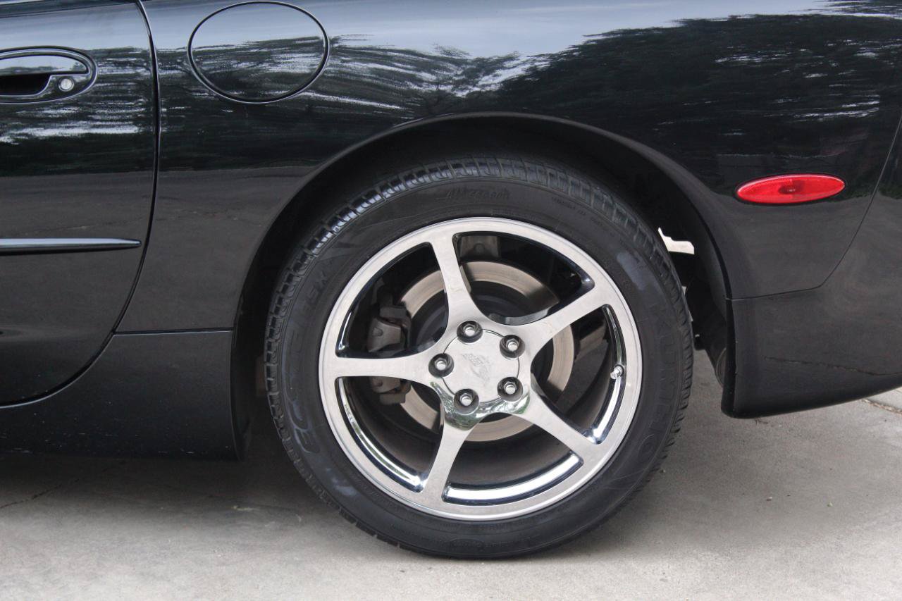 Used 2002 Chevrolet Corvette Convertible w/ Preferred Equipment Group2 RWD image 24