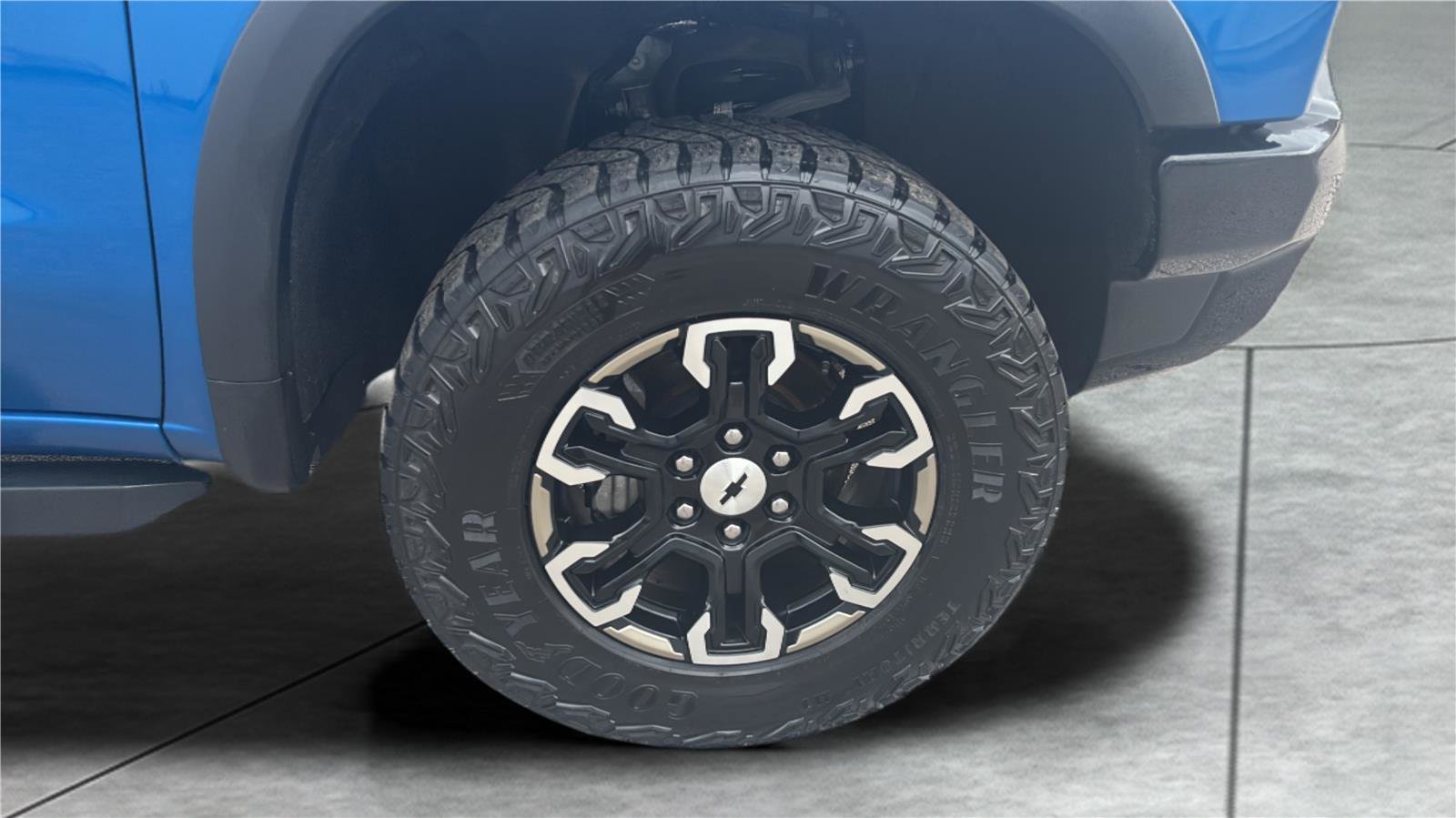 Used 2023 Chevrolet Silverado 1500 ZR2 w/ Technology Package image 25