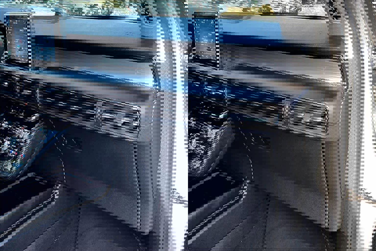 Used 2021 Lincoln Corsair FWD w/ Equipment Group 101A image 19