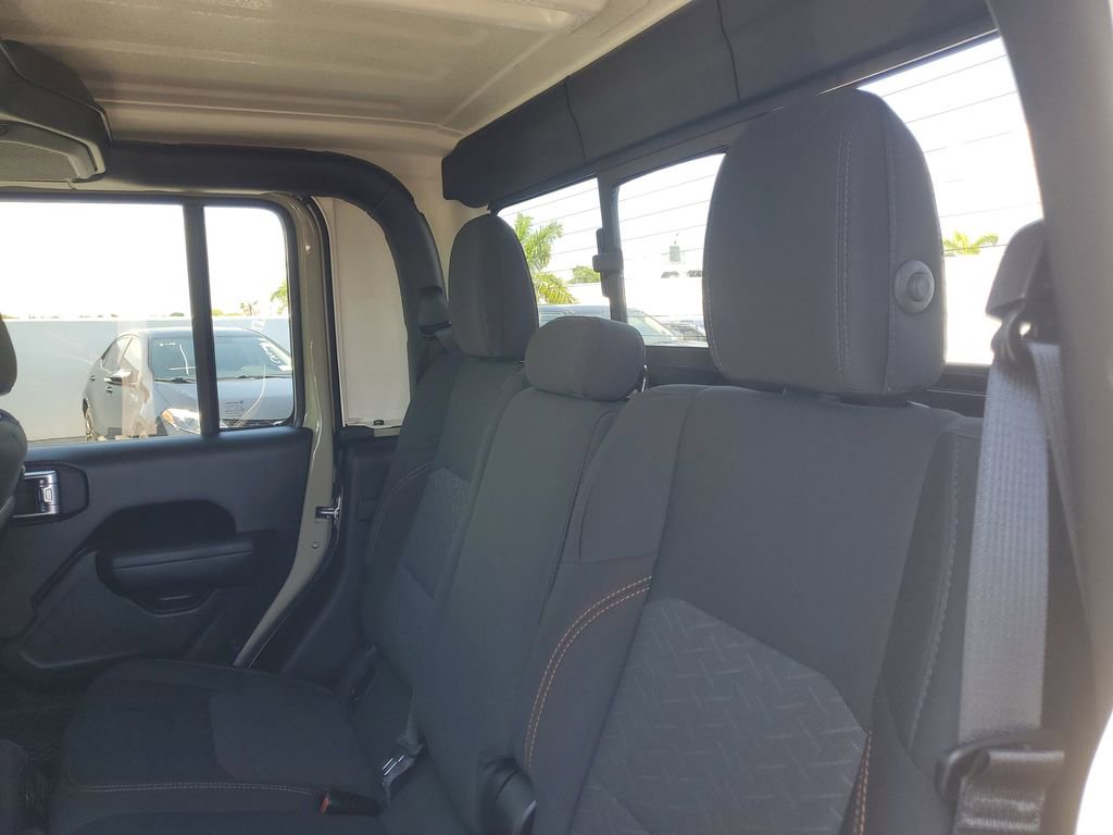 Used 2022 Jeep Gladiator Mojave w/ LED Lighting Group AWD/4WD image 11