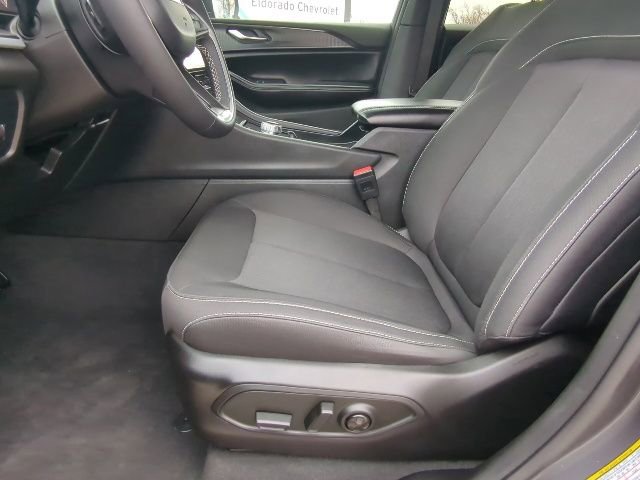 Used 2024 Jeep Grand Cherokee Laredo X image 13