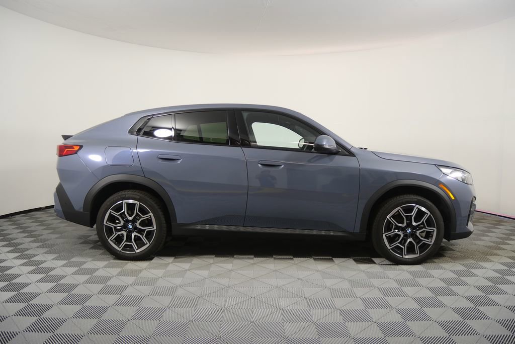 Certified 2025 BMW X2 xDrive28i image 2