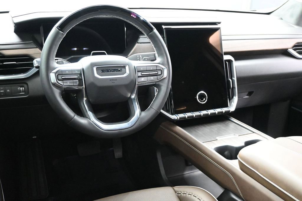Used 2026 GMC Acadia Denali Ultimate w/ LPO, Floor Liner Package FWD image 8