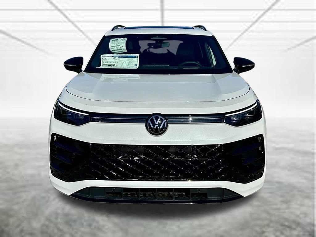 New 2026 Volkswagen Tiguan SE R-Line FWD image 2