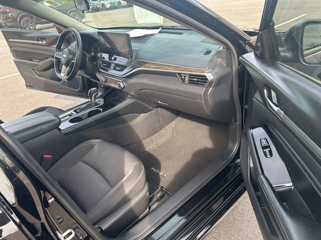Used 2023 Nissan Altima 2.5 SV w/ SV Premium Package FWD image 28