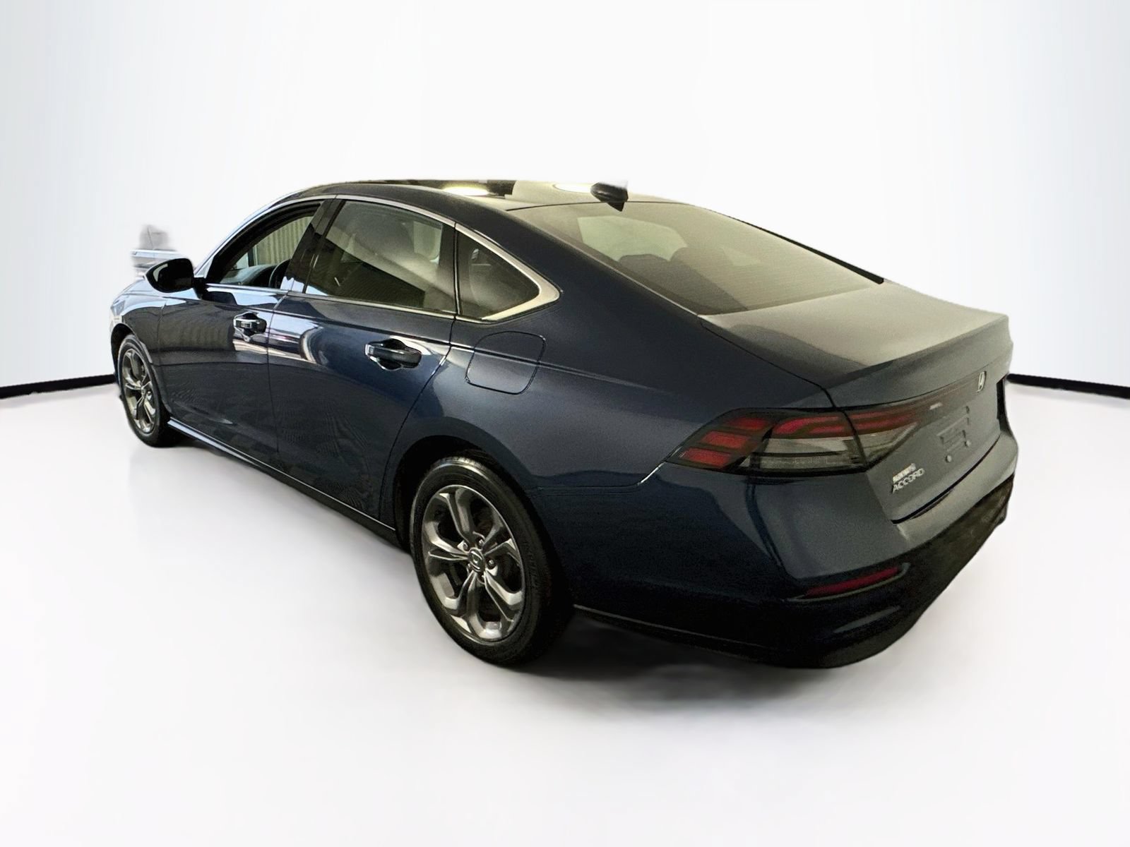 Used 2024 Honda Accord EX image 4