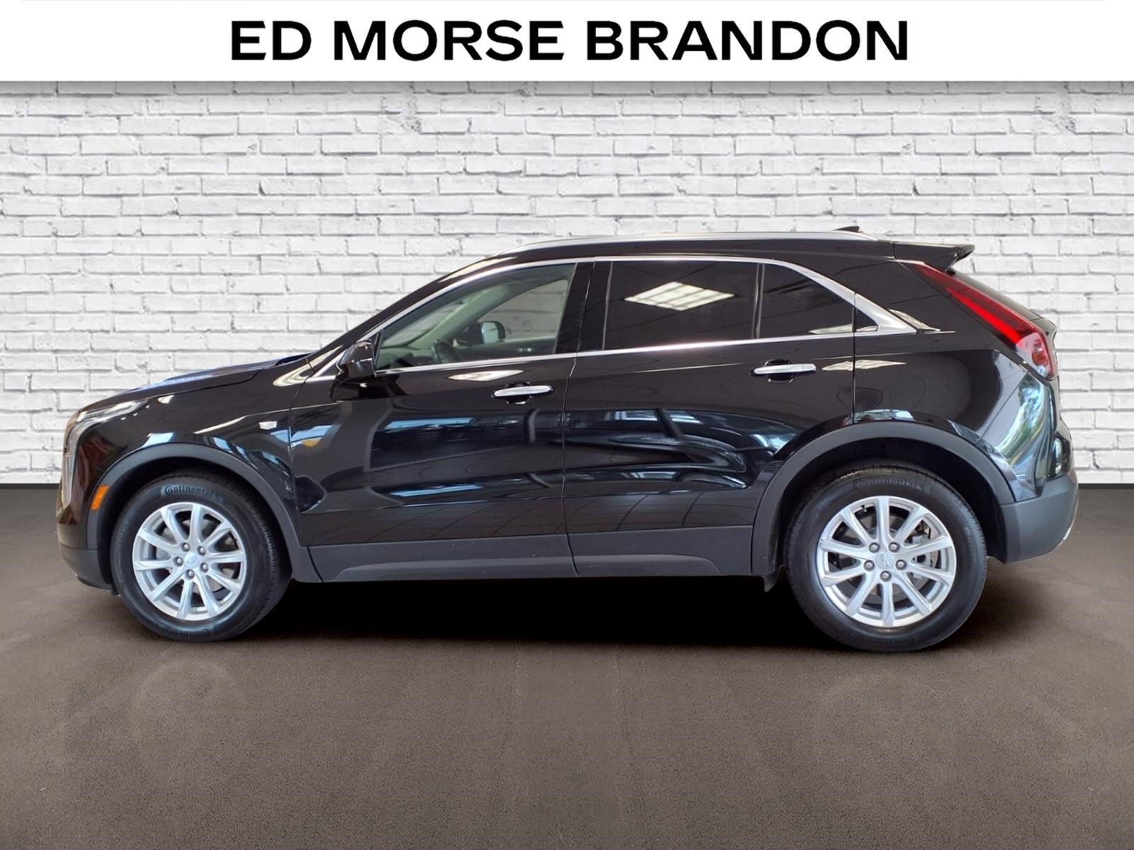 Certified 2023 Cadillac XT4 Luxury w/ Cold Weather Package AWD/4WD image 2