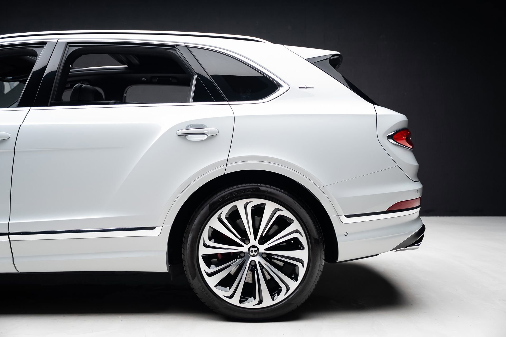 Used 2021 Bentley Bentayga AWD/4WD image 20