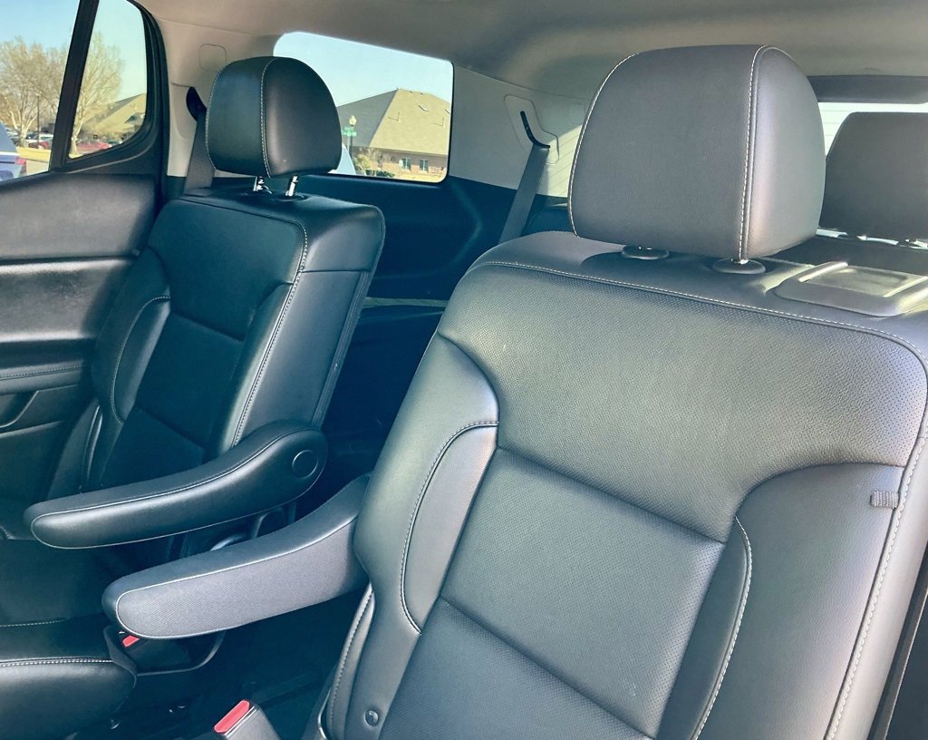 Used 2021 GMC Acadia SLT w/ Elevation Edition image 28