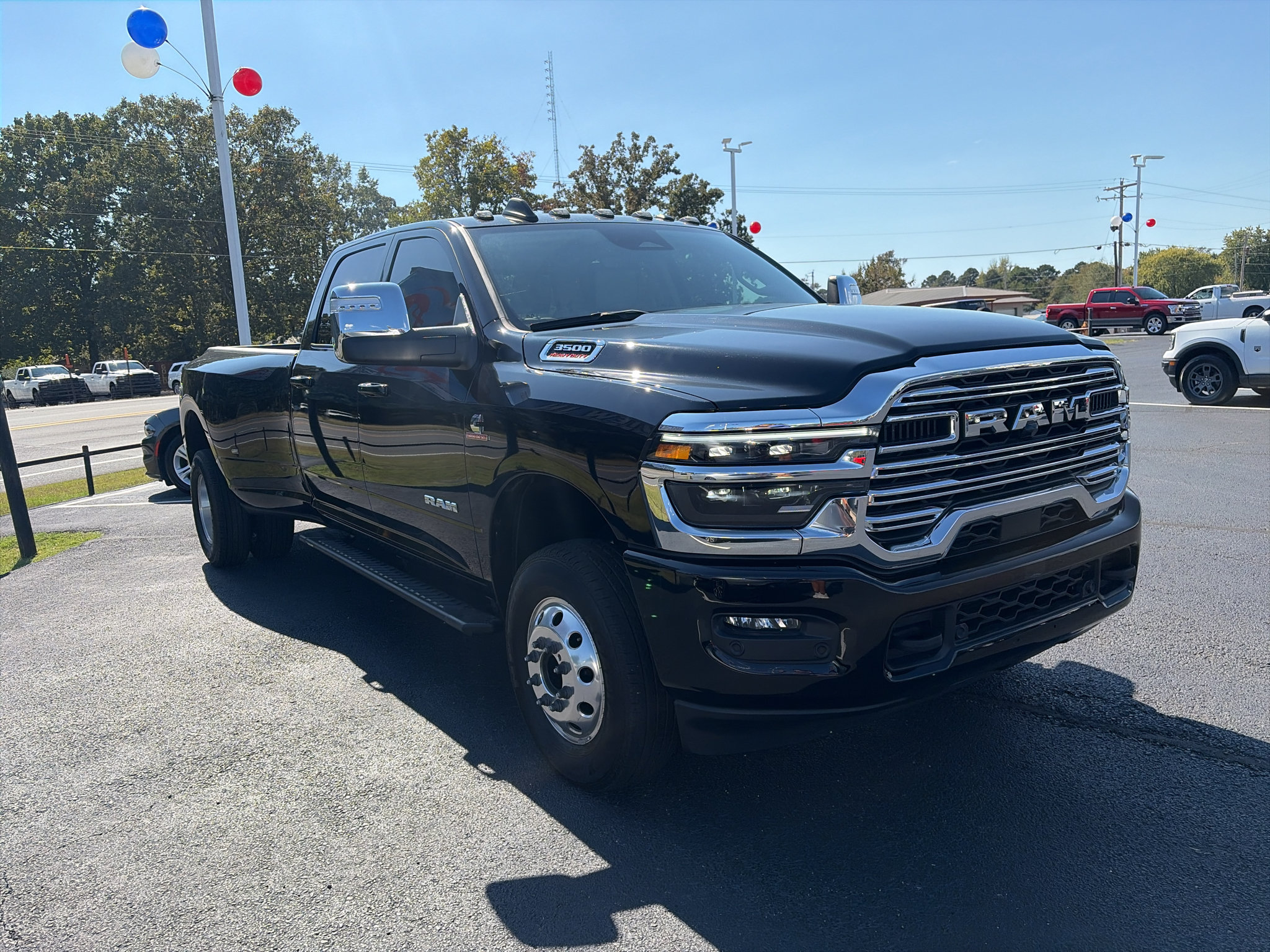 Used 2025 RAM 3500 Laramie AWD/4WD image 2