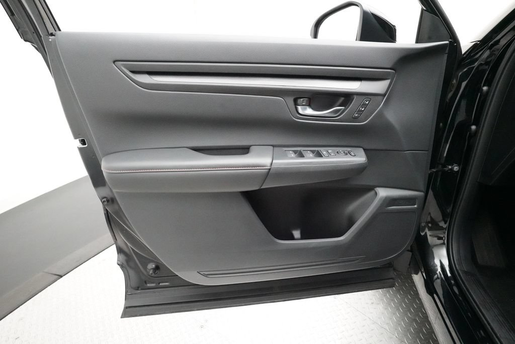 Used 2025 Honda CR-V Sport-L image 31