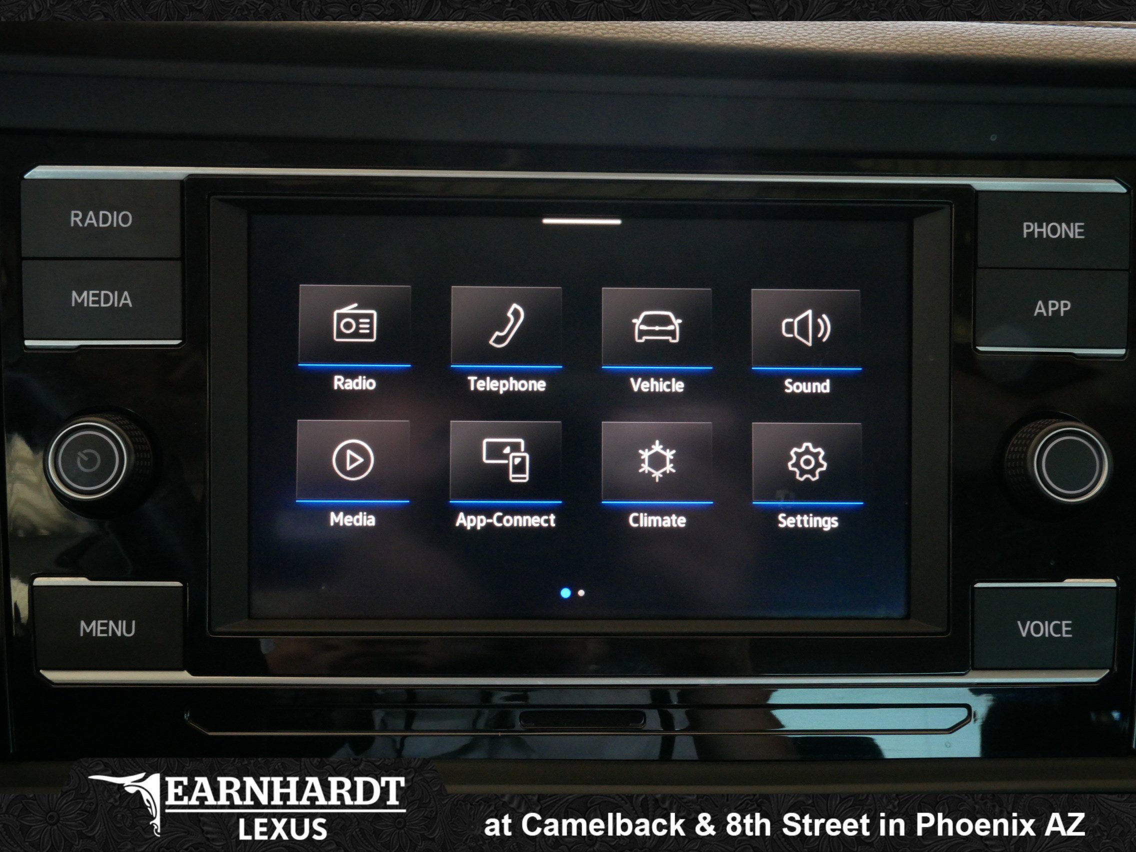 Used 2024 Volkswagen Jetta SE w/ Panoramic Sunroof Package image 29